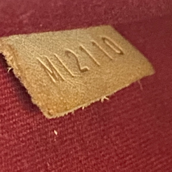 Louis Vuitton Vernis Alma GM Pomme D’Amour - Picture 14 of 17